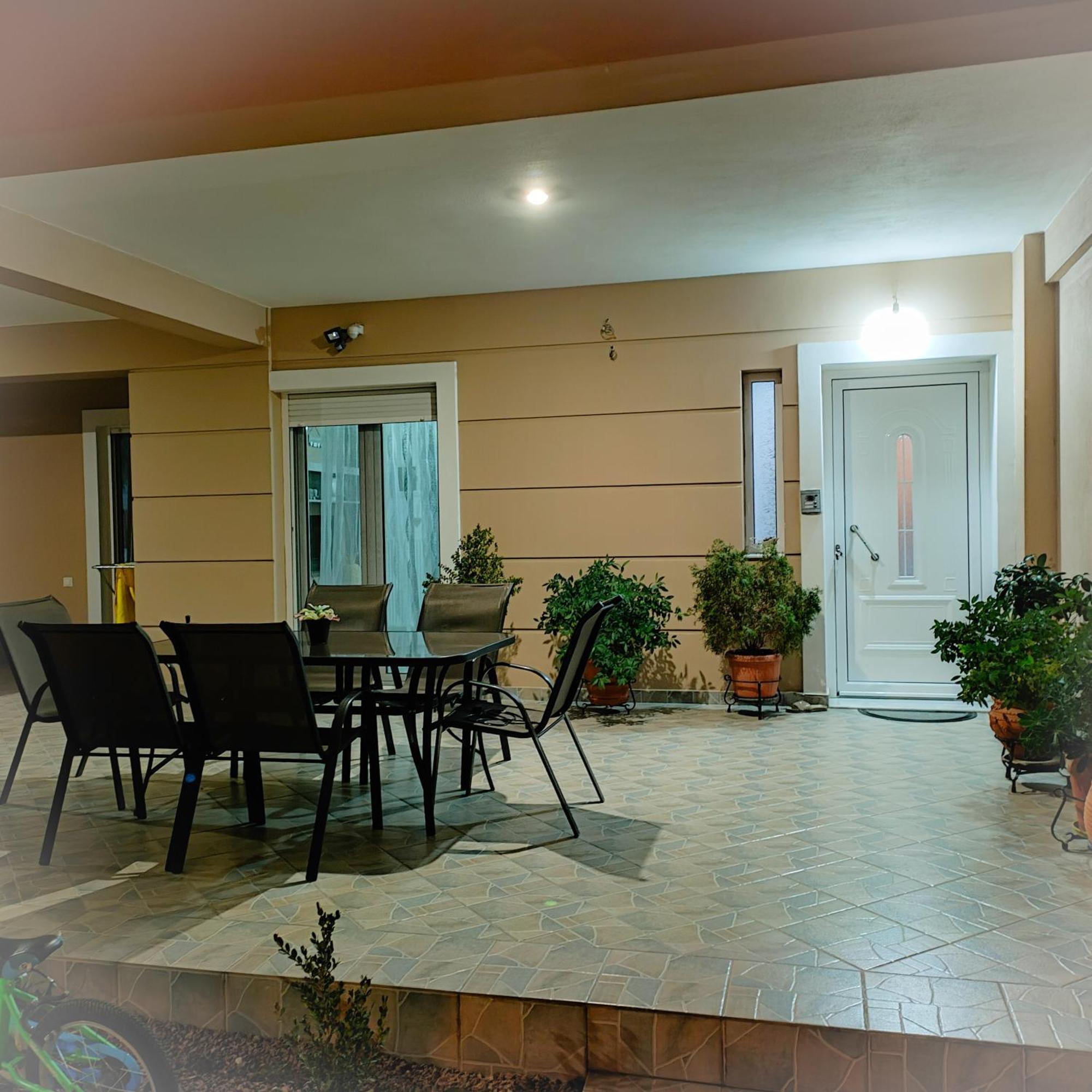 Χλιδατο-Ονειρεμενο-Μοντερνο Διαμερισμα!!! Apartman Lárisza Kültér fotó